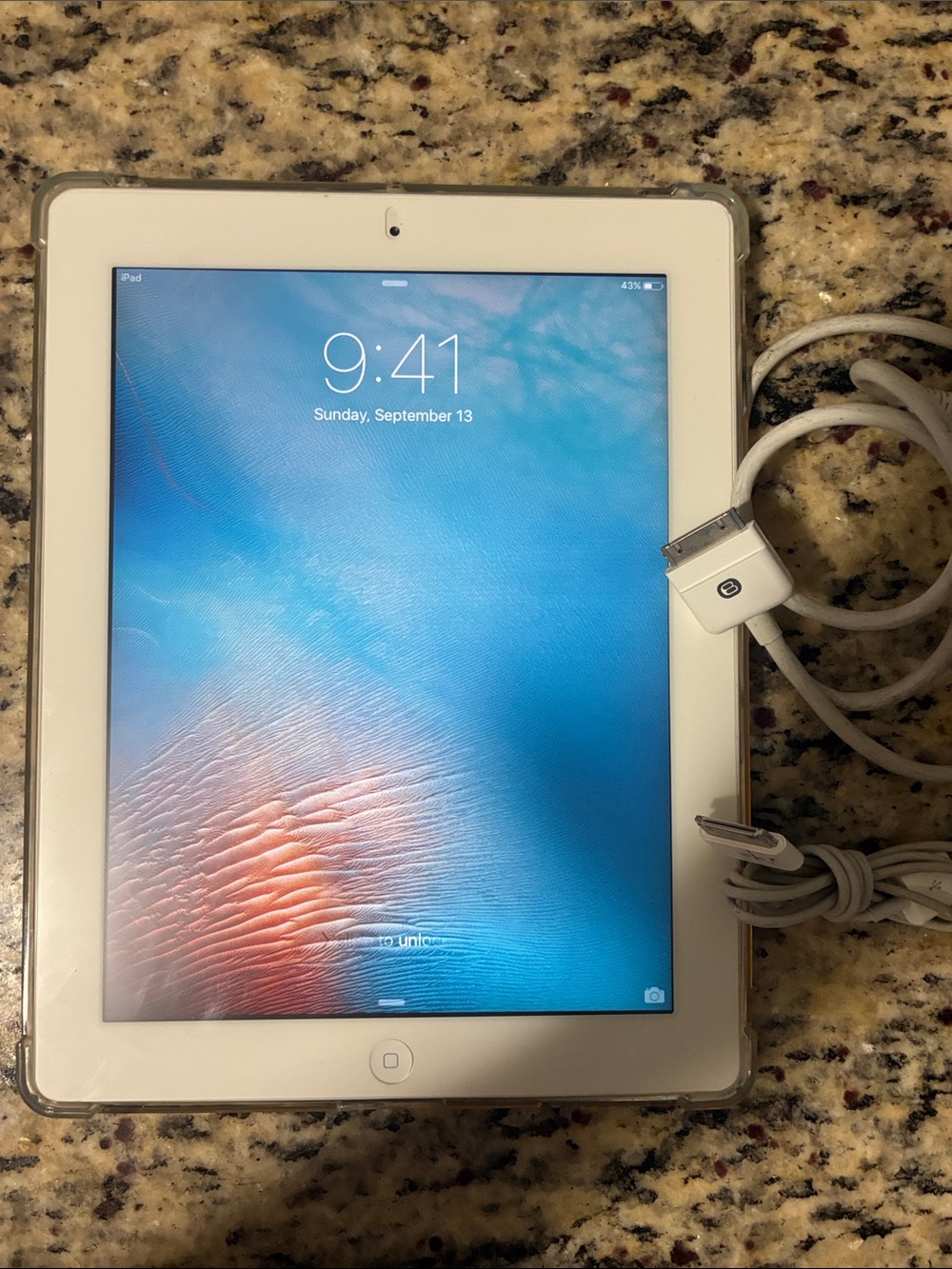 Apple iPad 2nd Generation with Clear Case & Chargers